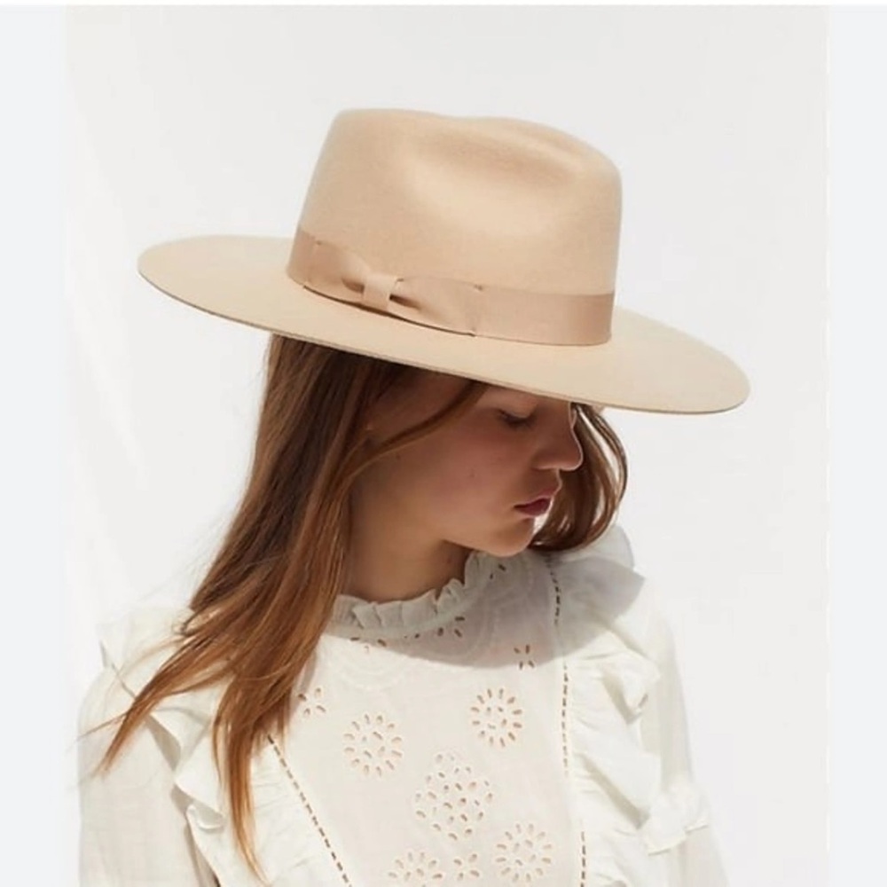 NWT UO wide brim hat